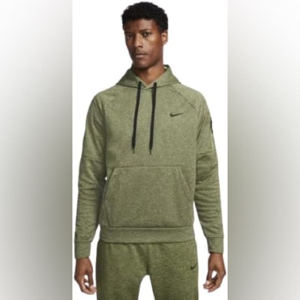 NIKE therma fit hoodie